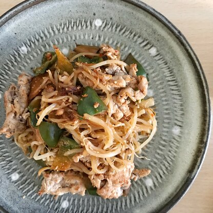 豚肉、もやし、ピーマンの豆板醤味噌炒め